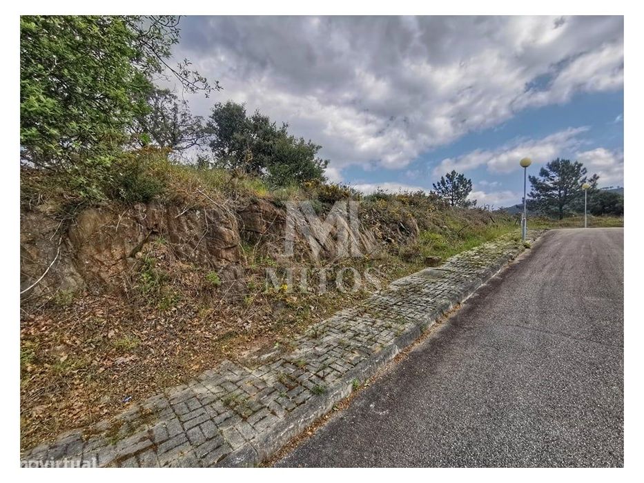 Excelente lote de construção para moradia geminada, para venda, em ...