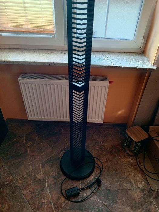 Stojak na płyty  CD z podświetleniem