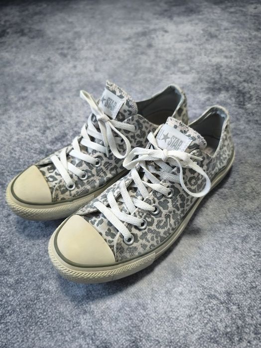 converse leopard shoes