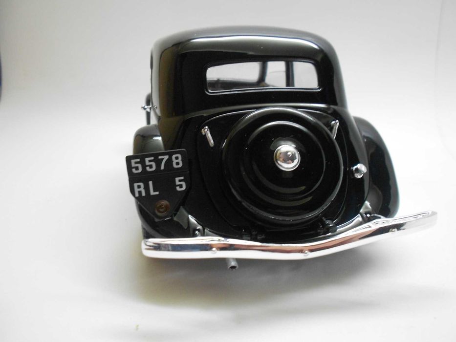 Miniatura de Coleção CITROEN TRACTION 11 B 1938 escala 1.18