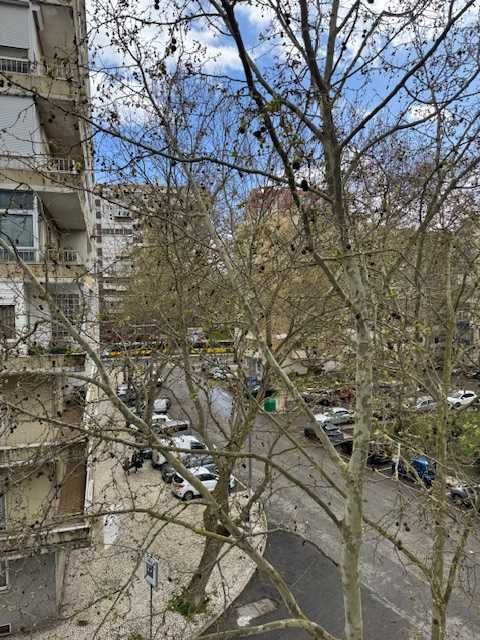 Quarto individual com varanda, Lisboa, Lumiar, para estudante