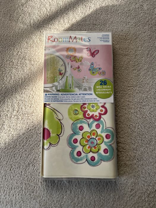 Naklejki na ścianę RoomMates, motyle i kwiaty, 26szt, wielorazowe