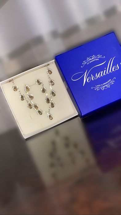 Святкові прикраси з камінням