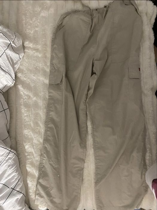 Bezowe spodnie cargo szerokie baggy parachute xs