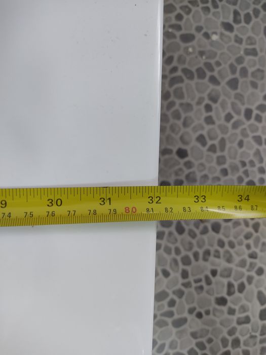 Vendo lavatório com oferta da torneira