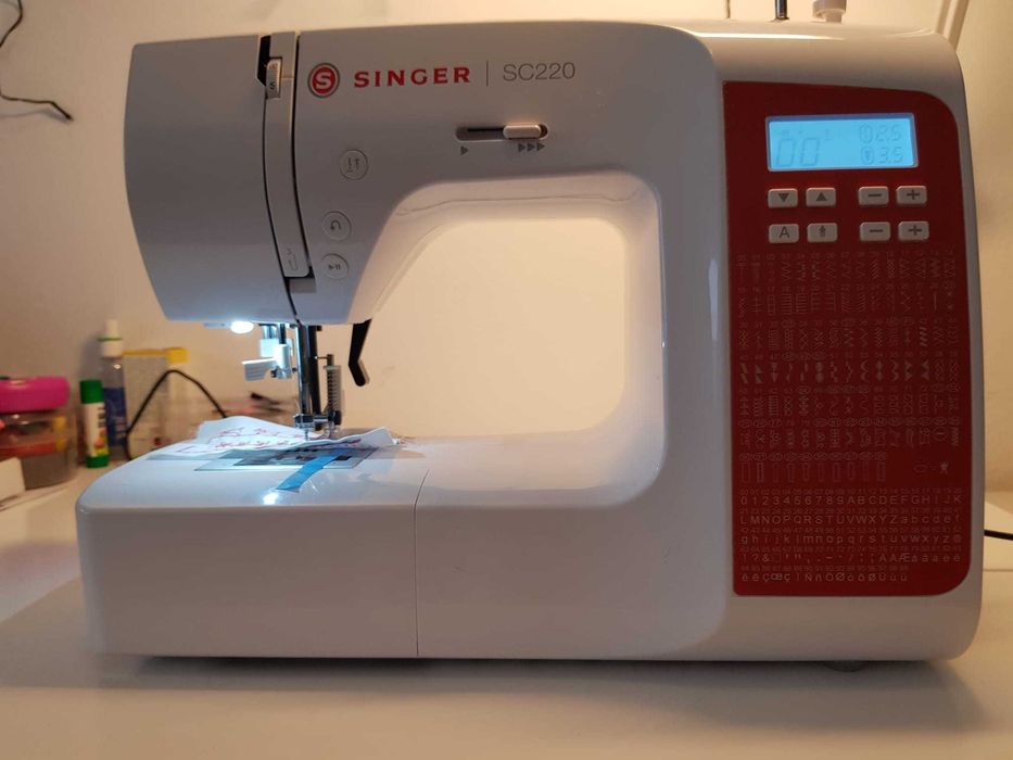 Maszyna do szycia Singer SC220-RD nowa