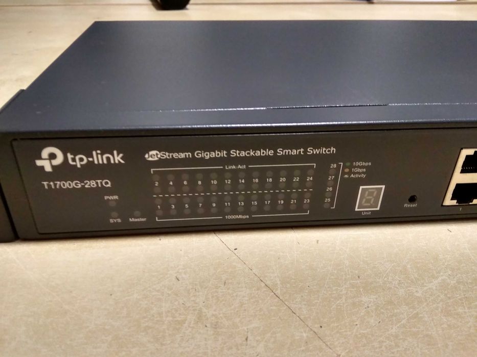 Switch TP-Link T1700G-28TQ (UN)Ver.2.0  4xSFP+ 10Gbps 24x100/1000 Gbps