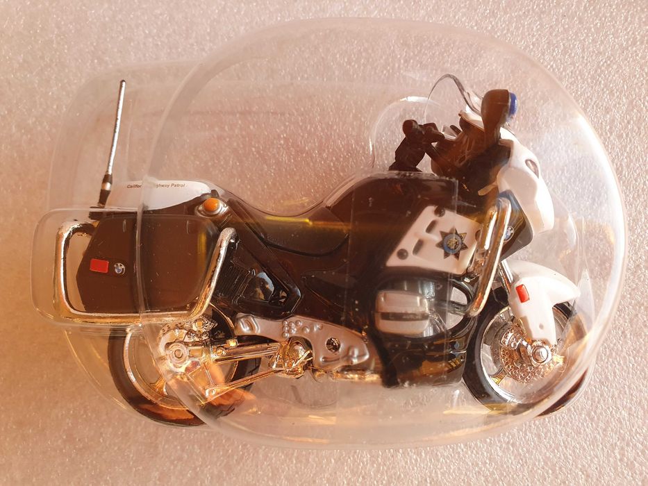 Antiga Miniatura 1/18 ~ "BMW R1100RT-P" ~ Highway Patrol ~ Maisto