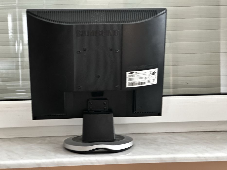 Samsung SyncMaster 710n
