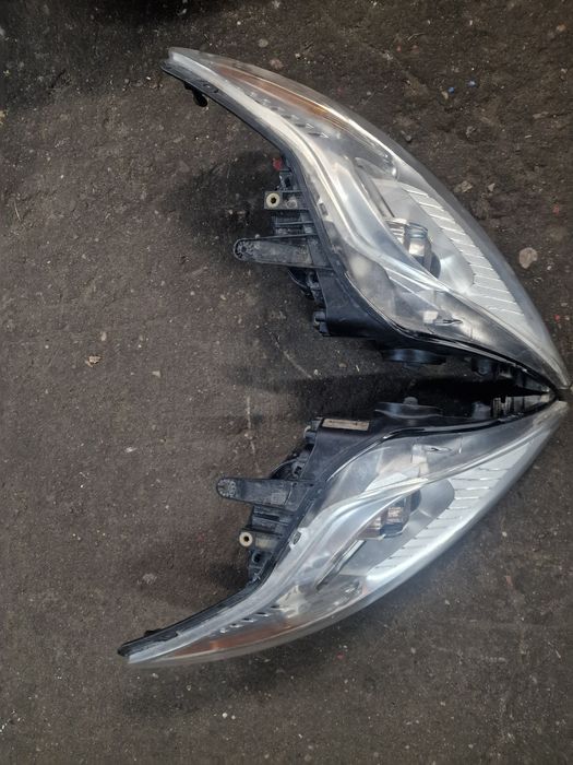 Lampa,reflektor lewy Mondeo mk4 xenon Europa