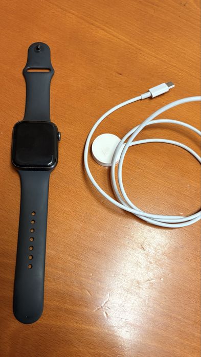 Apple watch se 44
