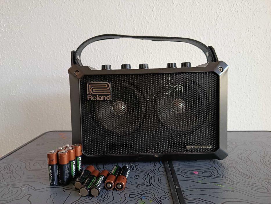 Roland Mobile Cube + 12 pilhas recarregáveis Duracell 2500 mAh