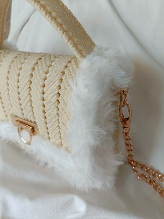 Torebka pleciona na kanwie handmade