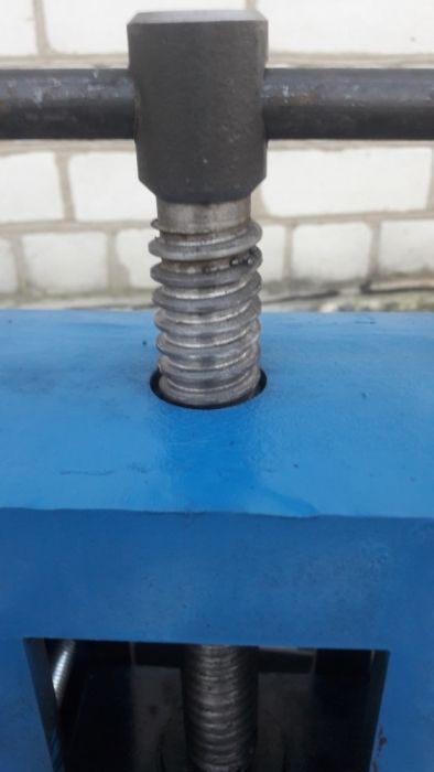 Трубогиб профилегиб с выносными валами