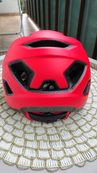 Kask rowerowy Bell Nomad 53-60 cm jak nowy czerwony matowy