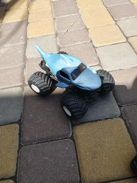 Машинки Hot wheels monster truck