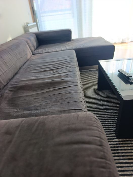 Sofá de sala com chaise longue