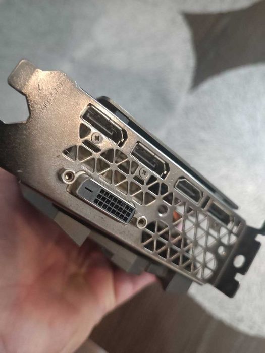 Vendo placa gráfica ZOTAC GTX 1070 Ti