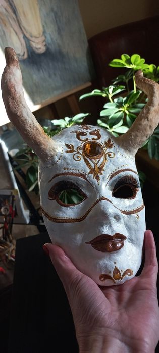 Маска з папьє-маше. Декор.