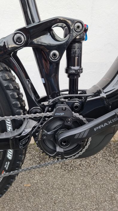 Rower elektryczny Giant Liv Intrigue E 3 pro fully Yamaha Fox