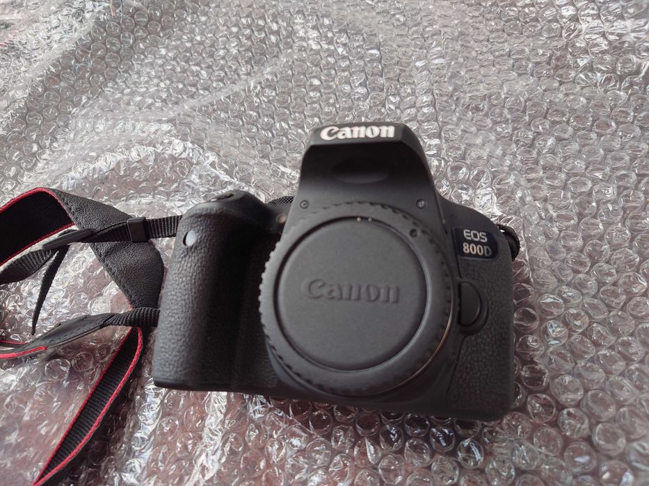 Фотокамера Canon EOS 800D