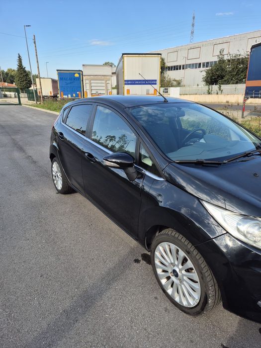 Ford Fiesta 2010 — photo 3