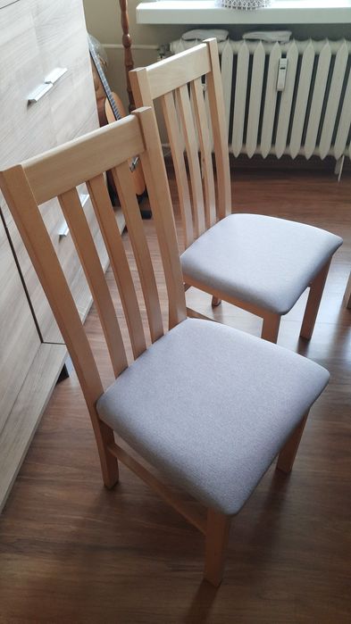 Stół do jadalni plus 4 krzesła