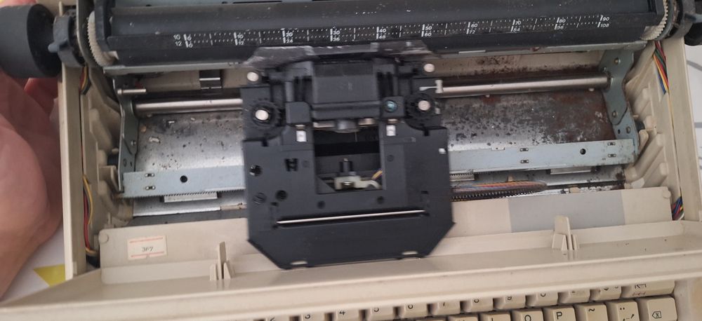Máquina de Escrever Elétrica Olivetti PT 505