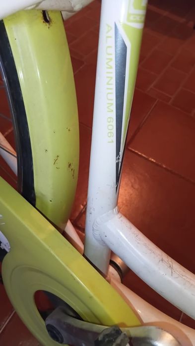 Bicicleta usada, quase nova