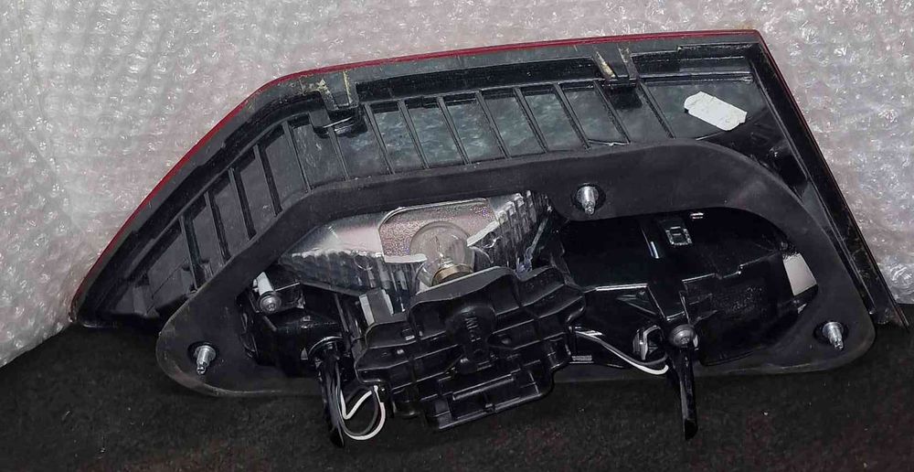 Farolim da Mala Direito 90047633 - SEAT LEON ST
