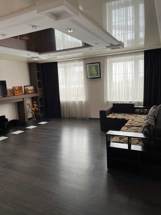 Продаж гарного будинку-готелю с. Кедина гора