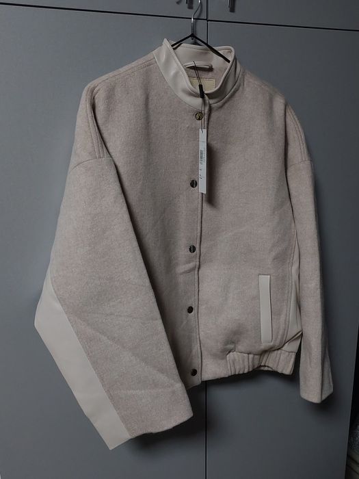 Дівчатка, лишився останній) Шикарні курточки-бомбери на весну в молочн