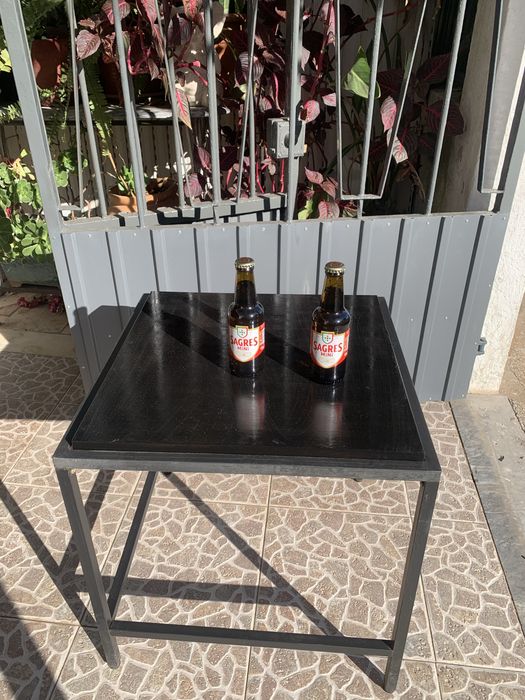 Mesa para varanda ou jardim