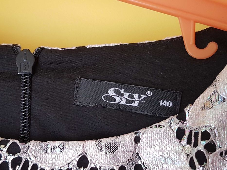 Sprzedam elegancką sukienkę