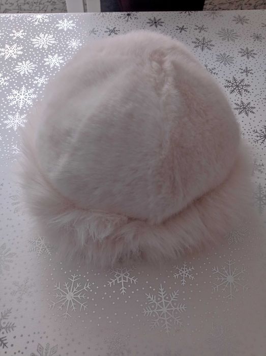 Czapka damska biała kość słoniowa nowa