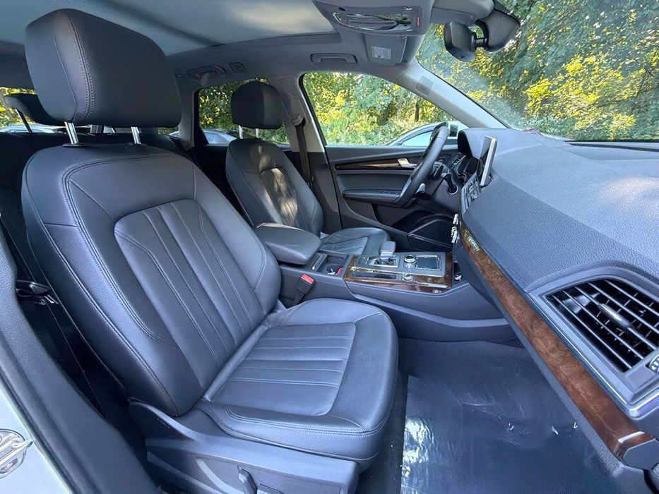 Audi Q5      2020