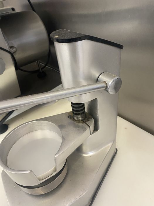 Serra de fita de cortar peixe ou carne e Hamburgueira