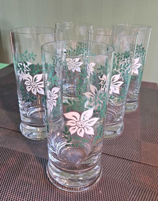 Wysokie szklanki literatki na napoje PRL