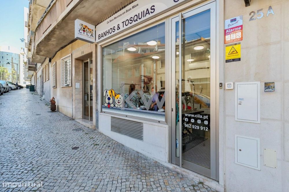 Loja no centro de Lisboa com negócio em funcionamento