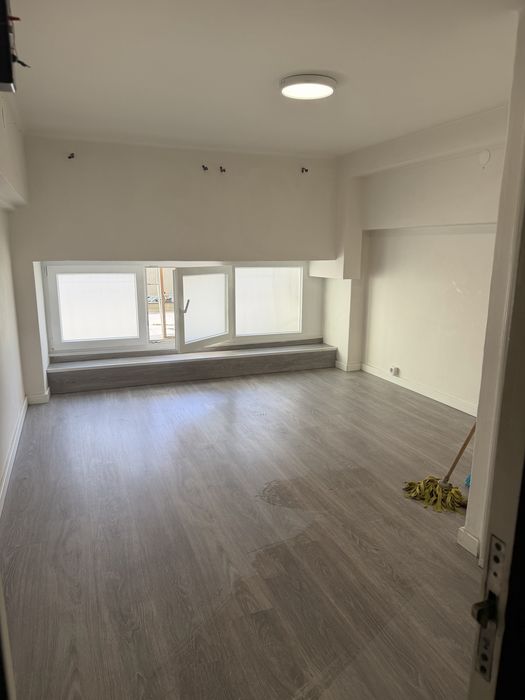 Alugo loja escritorio atelier metro pontinha