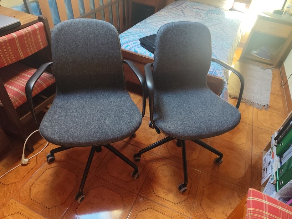 Cadeira com rodas e braços de apoio ikea