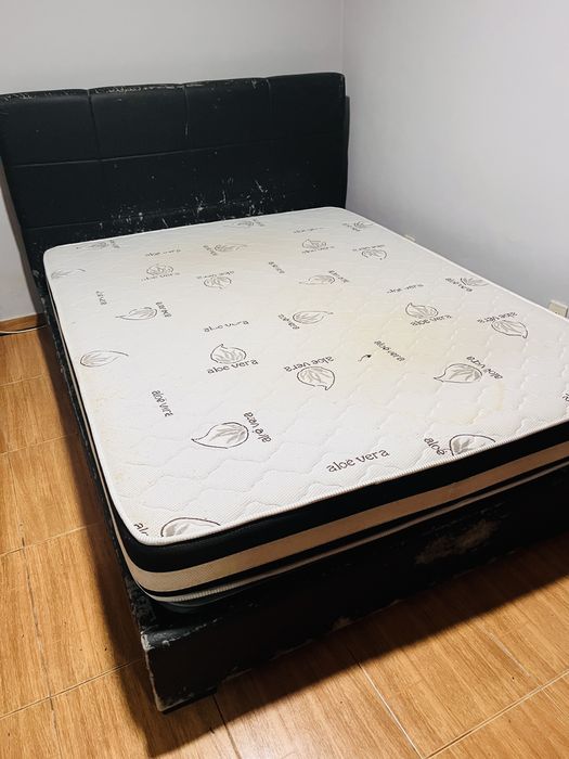 Vende-se cama de casal + colchão
