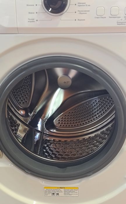 Стиральная машина Grunhelm FN812D1WB 8kg с баком для воды. Новая