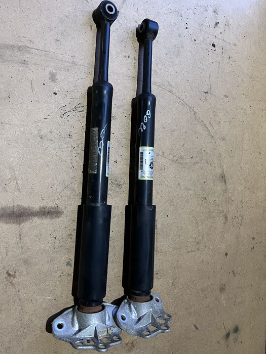 Амортизатор задній jeep cherokee kl