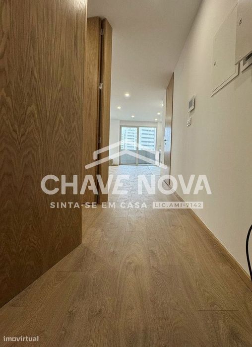 Apartamento T2 novo c/ 2 lugares de Garagem no Porto (Bessa)