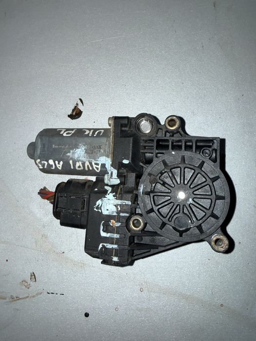 Моторчик склопідіймача лівий передні Audi A6 c5