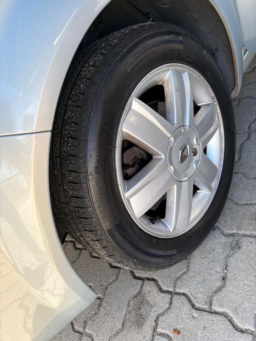 Renault Senic 2 -  1.5 DCi - 110cv