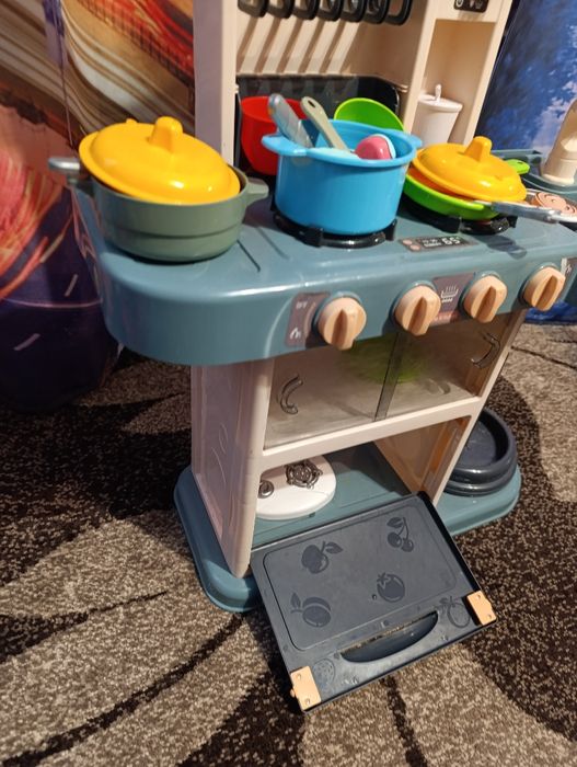 Дитяча кухня . .