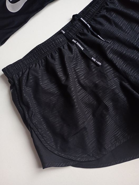 Шорти спортивні жіночі  S Nike