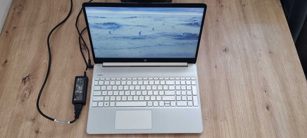 HP 15s i3-11 8GB 477GB SSD Windows 11